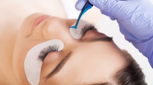 7 Compelling Reasons to Enroll in Eyelash Extension